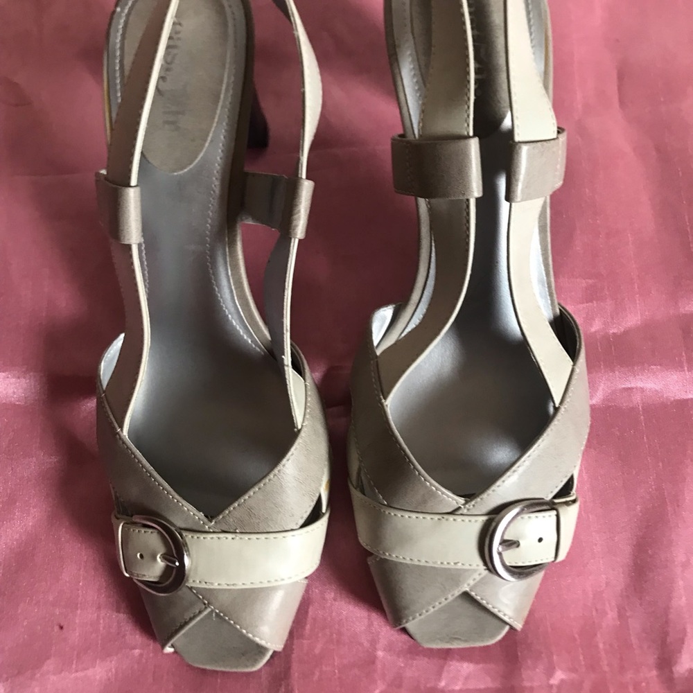 Sandals 👡. - Picture 5 of 10